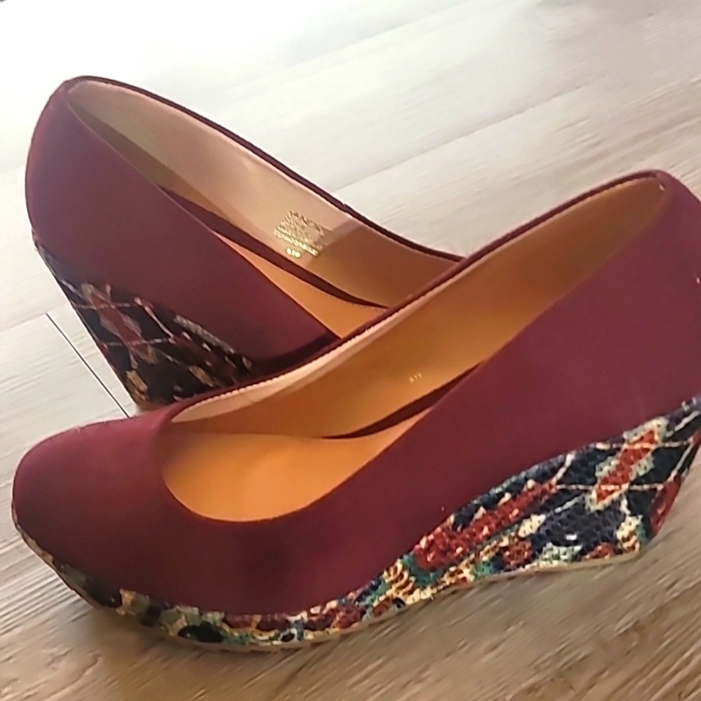 Andrea size 8.5 burgundy.